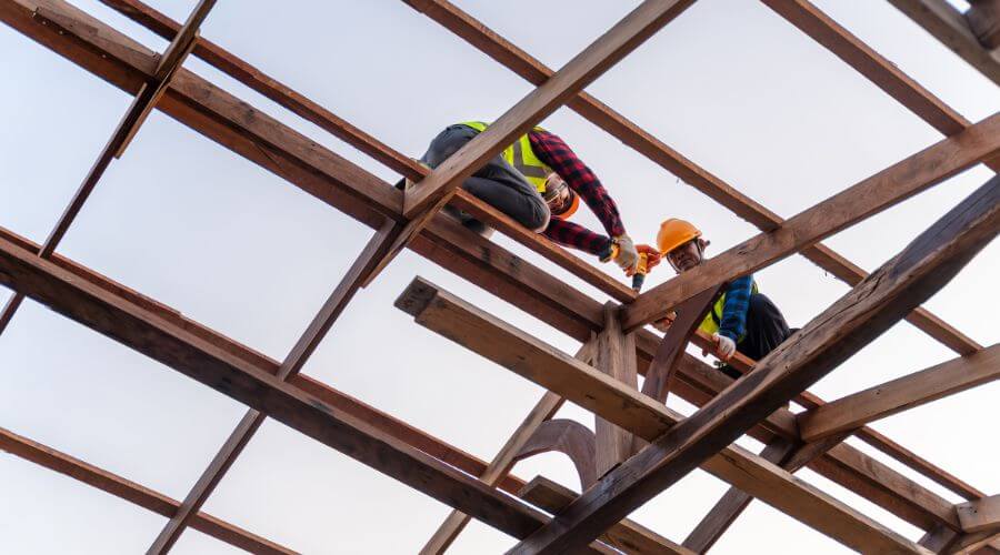 Professional residential roofers in Wolflake, IN